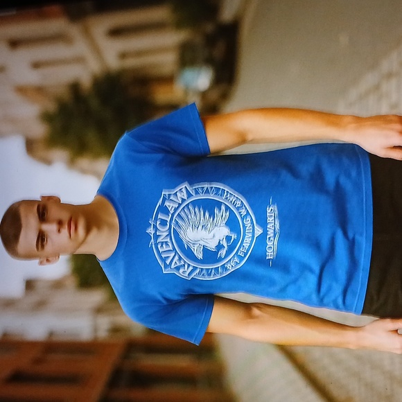 EUC - Harry Potter T- Shirt - Size S - Picture 2 of 10